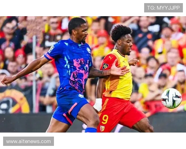 朗斯与沙托鲁激战回顾双方表现精彩引人注目 朗斯与沙托鲁激战回顾双方表现精彩引人注目